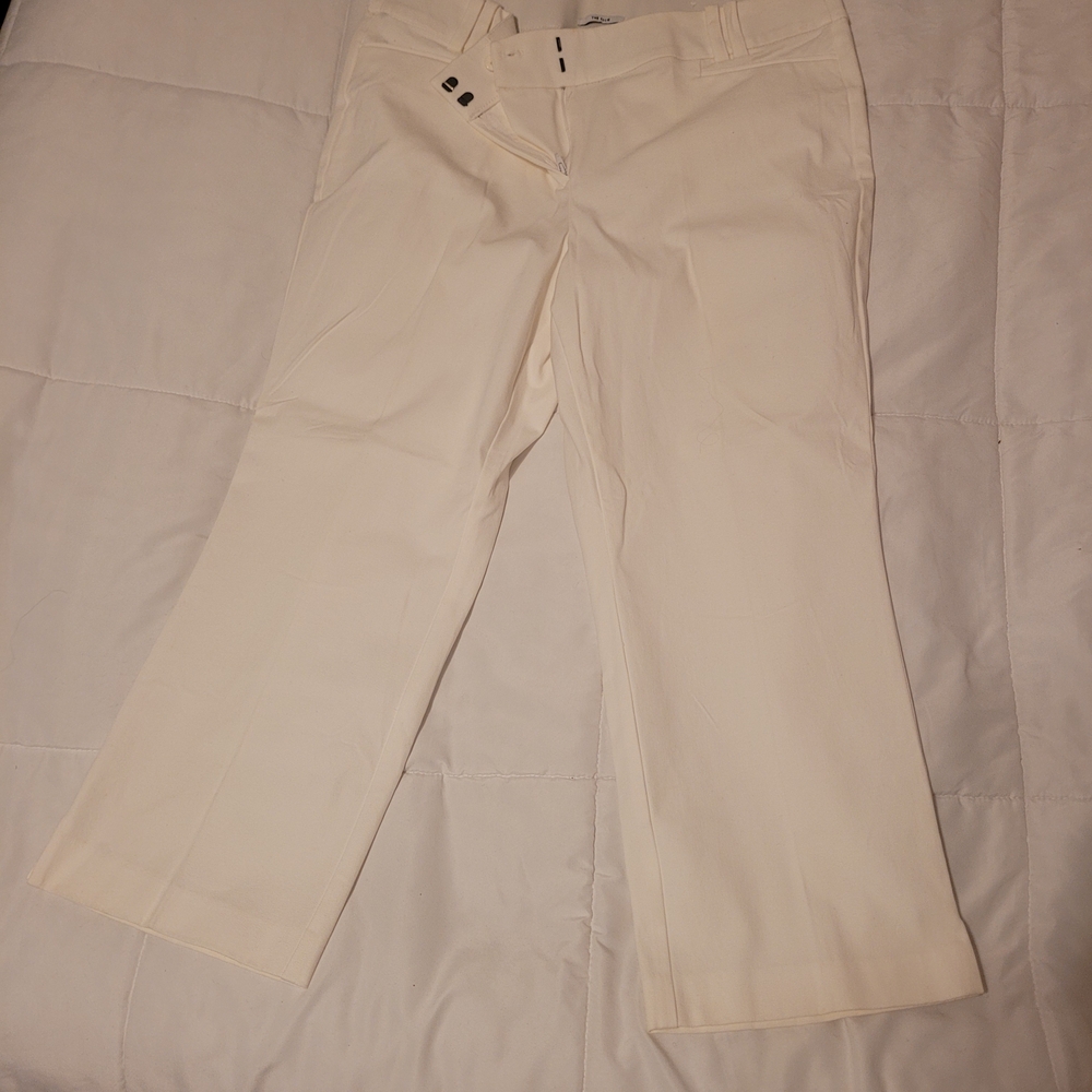 NWOT Lane Bryant Off-White Cropped Pants